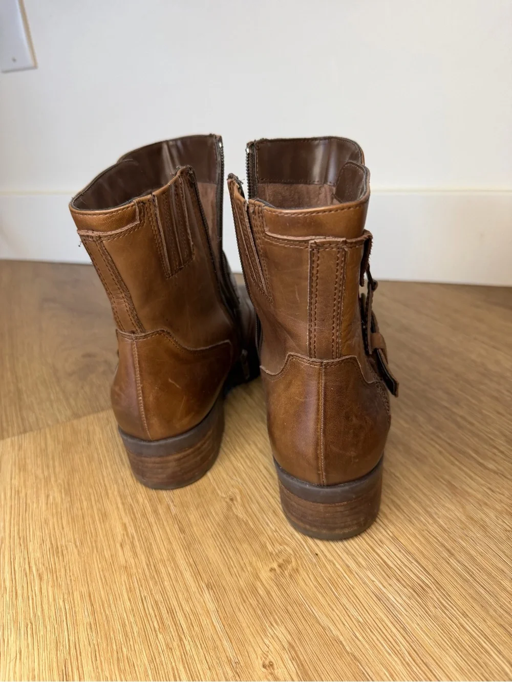 Earth Drumlin Woman’s Brown Leather Zip Ankle Boots size 8 buckle comfort
